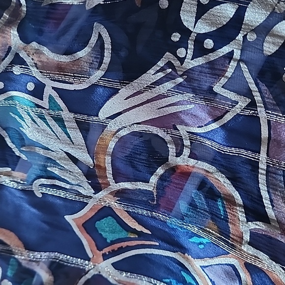 The Silk Farm Beautiful original vintage  blouse with large bow on the shoulder. - Picture 7 of 8